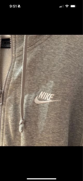 Sudadera Nike gris con cremallera