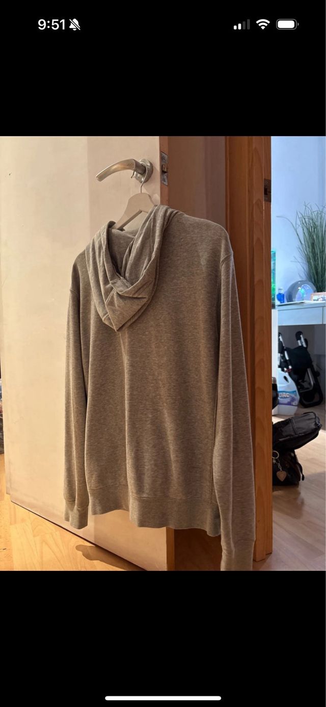 Sudadera Nike gris con cremallera