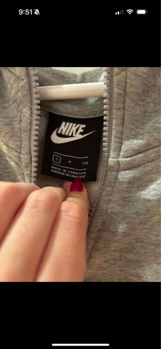 Sudadera Nike gris con cremallera