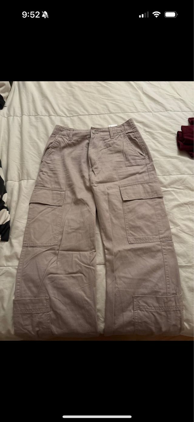 Pantalón cargo H&M beige