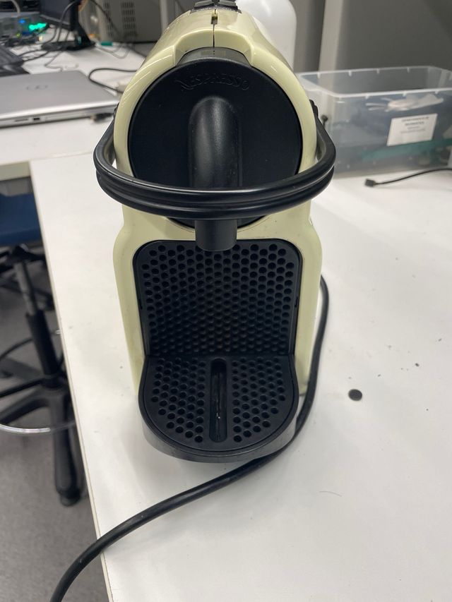 Cafetera Nespresso Delonghi inissia para piezas