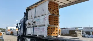 Paneles sándwich aislantes