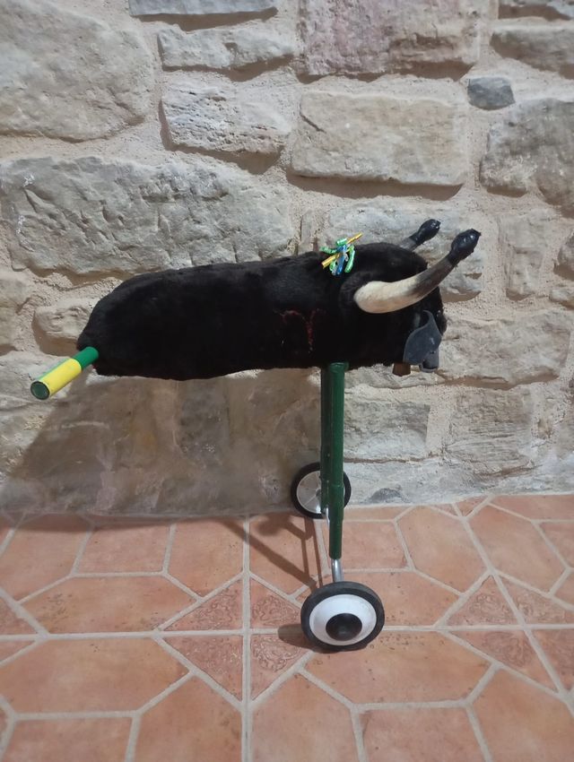 Toro con ruedas para niñ@s