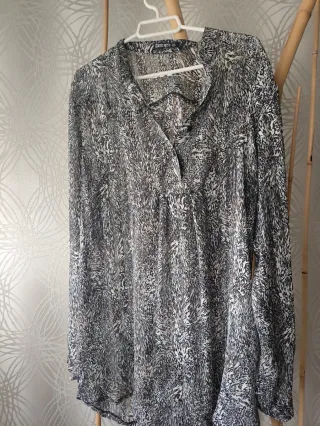 Blusa Zara Estampada Talla XL blanco roto marca