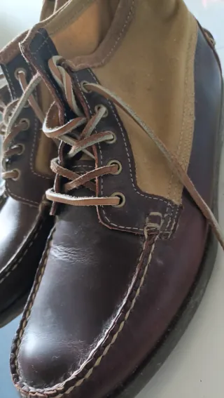 Botas de cuero y ante