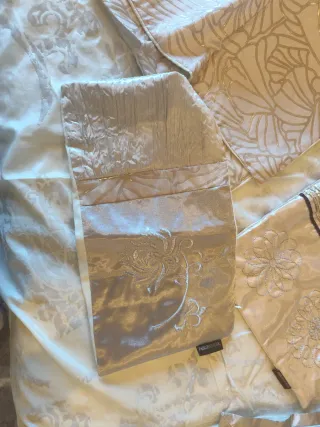 Colcha y funda cojín Pablo Paniker