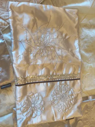 Colcha y funda cojín Pablo Paniker