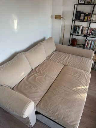 Sofá cama chaise longue con canapé.