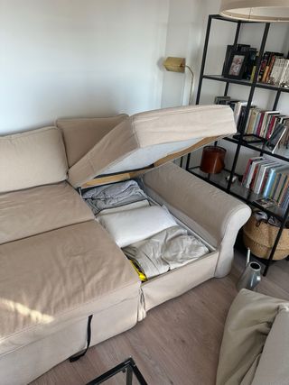 Sofá cama chaise longue con canapé.