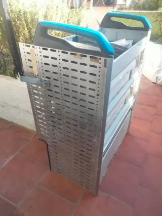 Scaffalatura con cassetti per furgone Sortimo