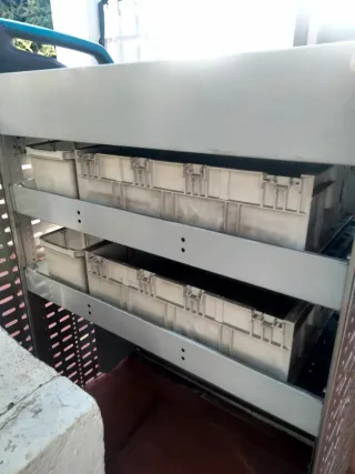 Scaffalatura con cassetti per furgone Sortimo