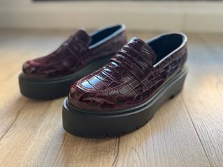 Mocasines burdeos charol suela track Topshop