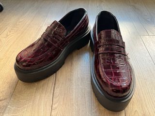 Mocasines burdeos charol suela track Topshop