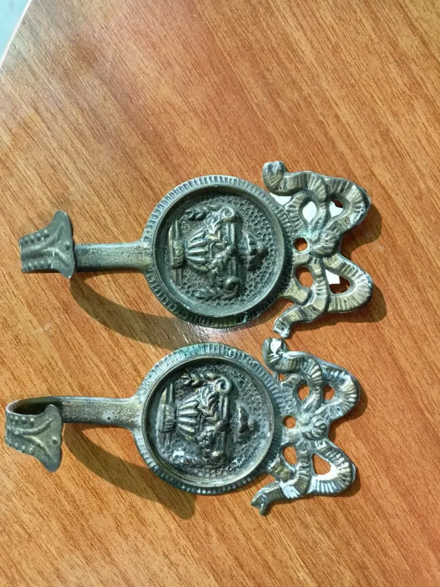 Pareja de ganchos para cortinas vintage