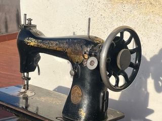 Máquina de coser Singer antigua