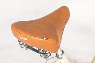 Sillín Clásico Victoria Miel con Muelles