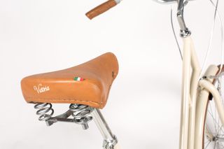 Sillín Clásico Victoria Miel con Muelles