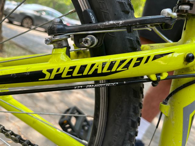 Bicicleta Specialized Hardrock V 650b