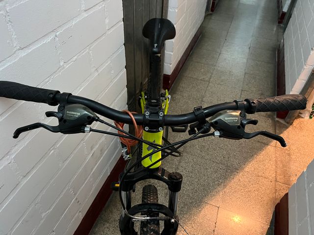 Bicicleta Specialized Hardrock V 650b