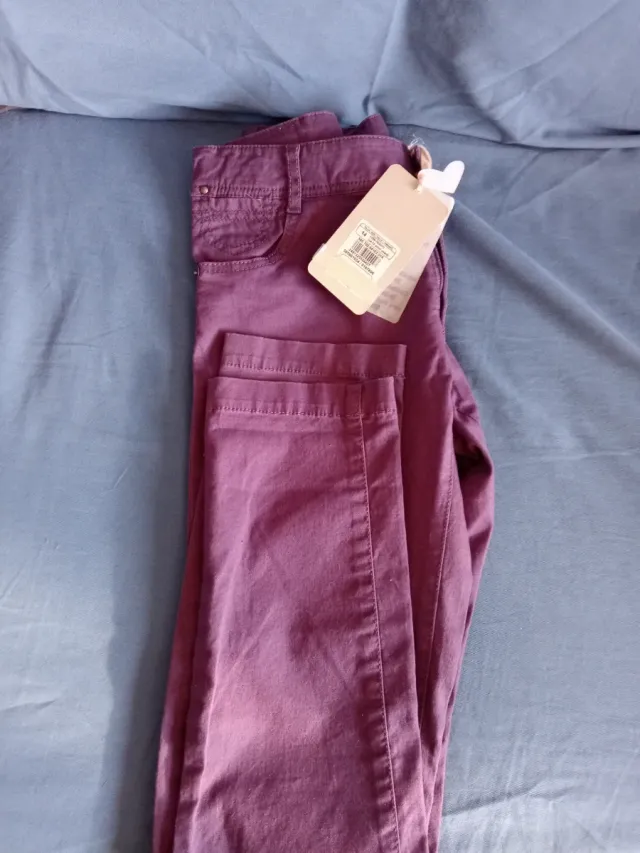 Pantalón morado