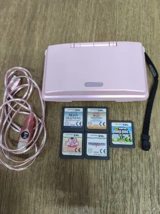 Nintendo DS rosa + 5 juegos