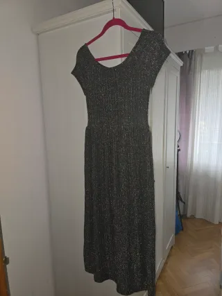 Vestido de fiesta plateado y negro