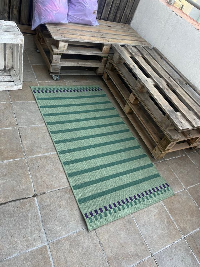 Alfombra exterior Ikea verde y morado