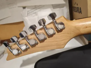 Guitarra Eléctrica Ibáñez Roja