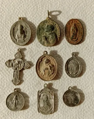 9 Medallas Religiosas