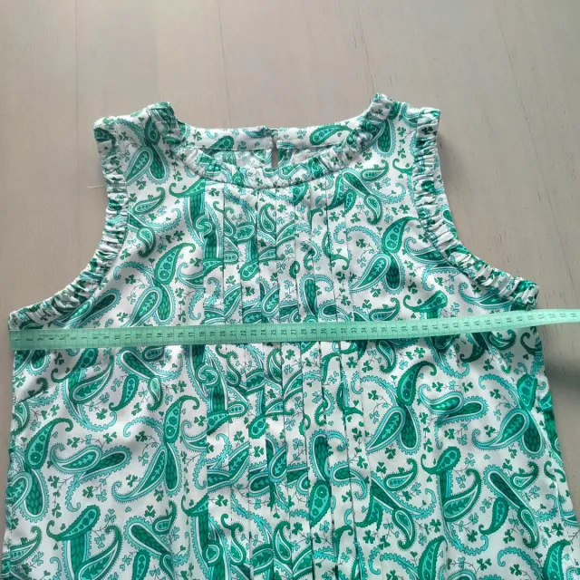 Blusa Sfera verde y blanca estampada. Talla 42/44.