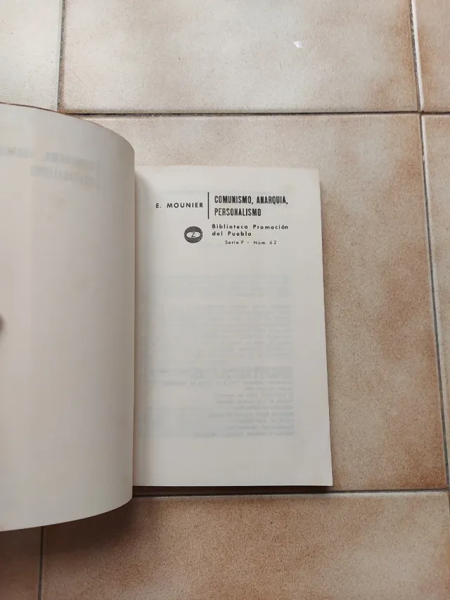 Comunismo, anarquía, personalismo