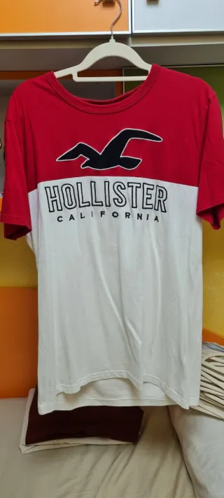 Camiseta Hollister Roja y Blanca, original