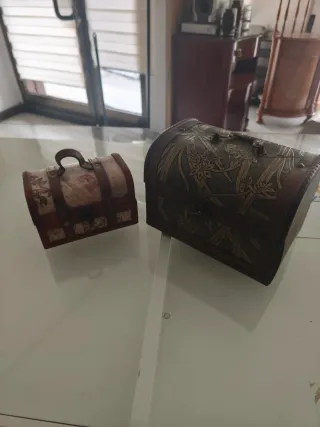 Bauli in legno e metallo