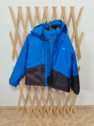 Chaqueta de nieve Decathlon Wedze azul y negra tal