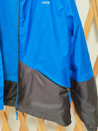 Chaqueta de nieve Decathlon Wedze azul y negra tal