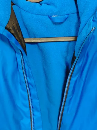Chaqueta de nieve Decathlon Wedze azul y negra tal
