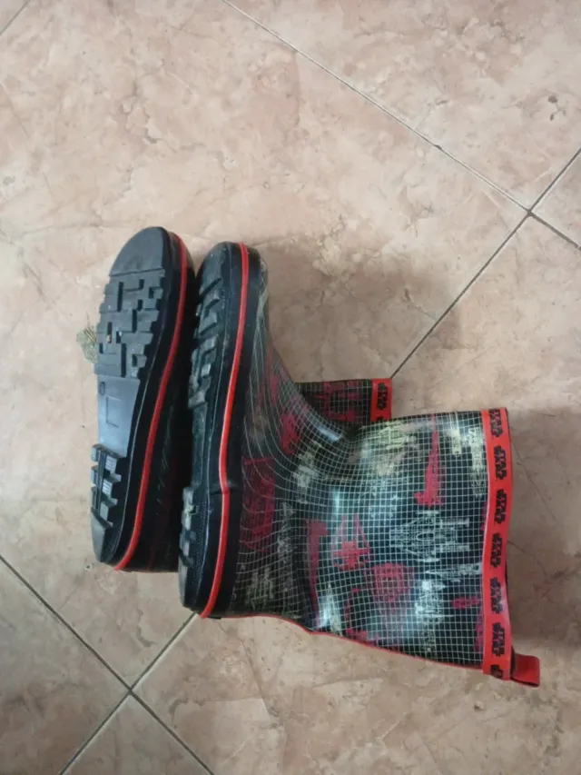 Botas de agua niño talla 33-35