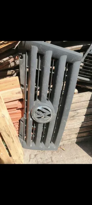 Rejilla delantera central de Volkswagen crafter