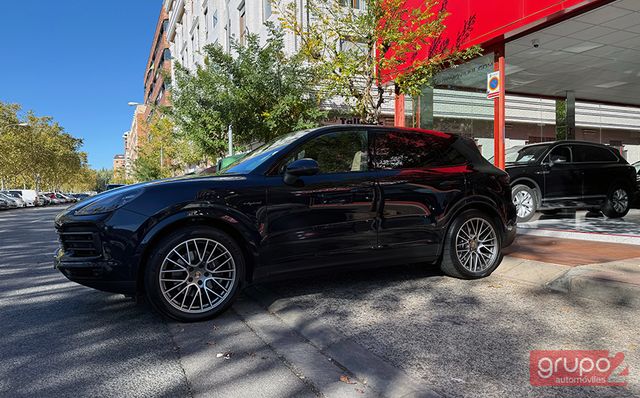 PORSCHE Cayenne EHybrid Platinum Edition