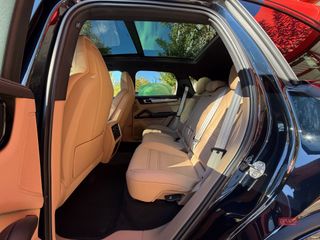 PORSCHE Cayenne EHybrid Platinum Edition