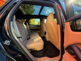 PORSCHE Cayenne EHybrid Platinum Edition