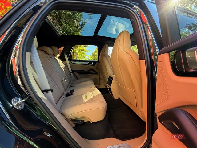 PORSCHE Cayenne EHybrid Platinum Edition