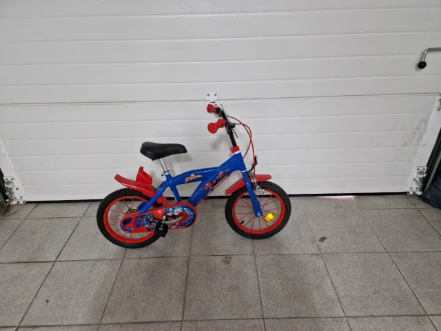 Bicicleta Spiderman niño azul y roja de 14pulgadas