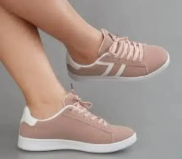 Zapatos con etiqueta nuevos..