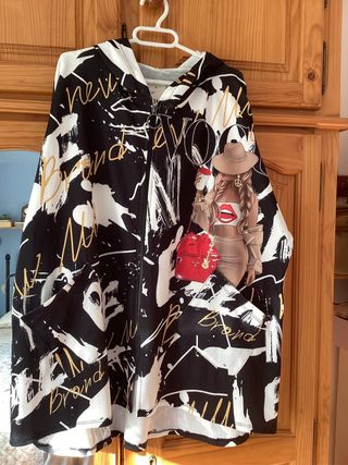 Chaqueta con estampado abstracto, con etiqueta .