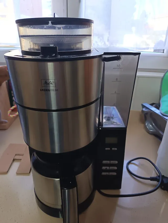 Cafetera de goteo con molinillo de grano