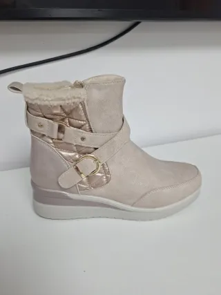 Botas  mujer talla 38 no se an usado nunca