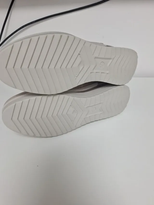 Botas  mujer talla 38 no se an usado nunca