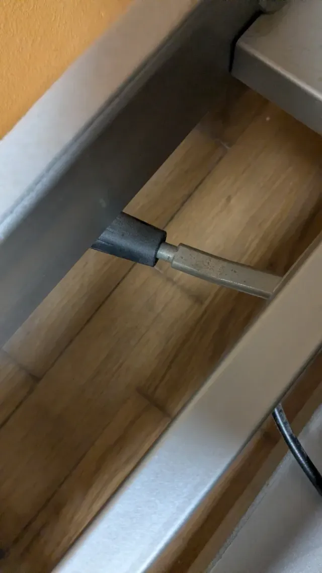 Mesa plegable y regulable en altura