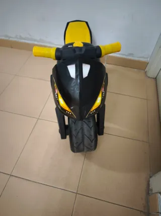 Moto correpasillos Batman Molto